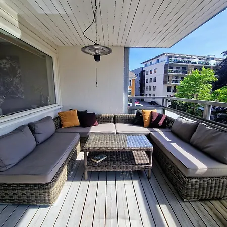 Sentral I Stille Omrade, Ledig I November Apartment *